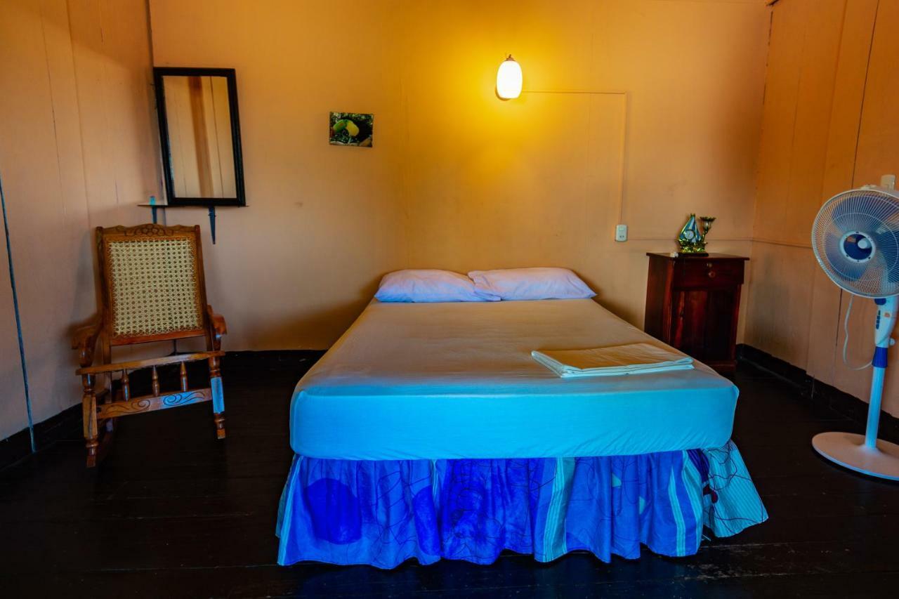 Hostal Lazybones Леон Экстерьер фото