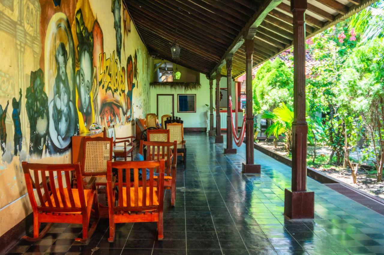 Hostal Lazybones Леон Экстерьер фото