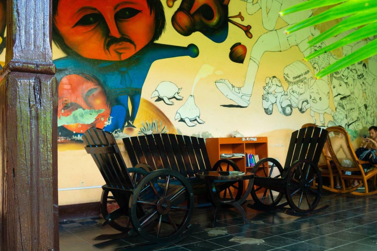 Hostal Lazybones Леон Экстерьер фото