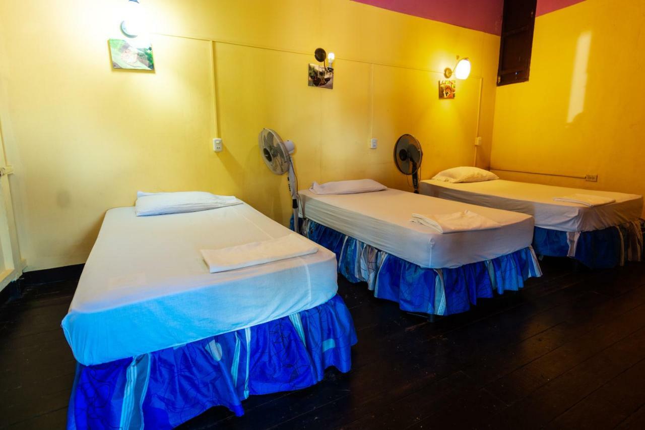Hostal Lazybones Леон Экстерьер фото