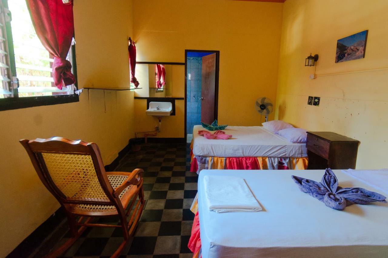 Hostal Lazybones Леон Номер фото
