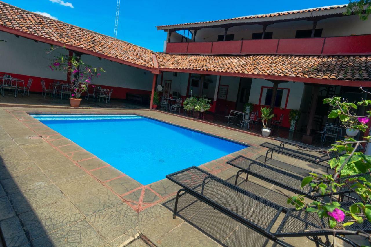 Hostal Lazybones Леон Экстерьер фото