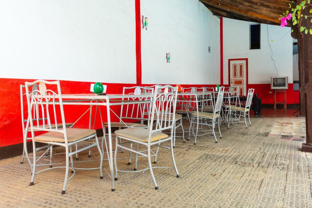 Hostal Lazybones Леон Экстерьер фото