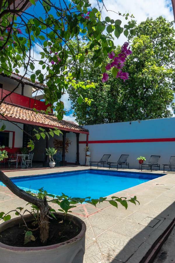 Hostal Lazybones Леон Экстерьер фото