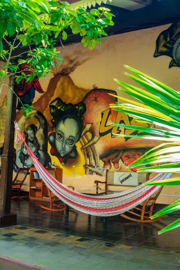 Hostal Lazybones Леон Экстерьер фото