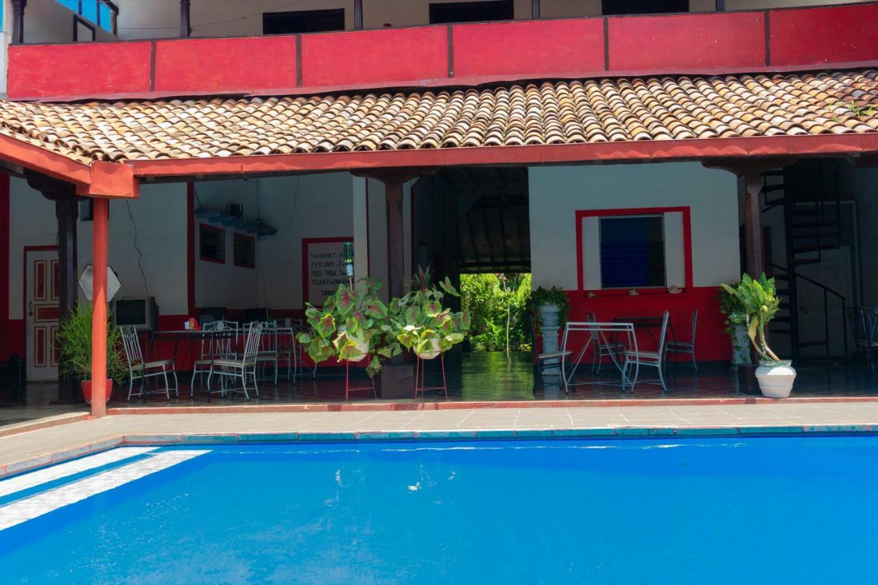 Hostal Lazybones Леон Экстерьер фото